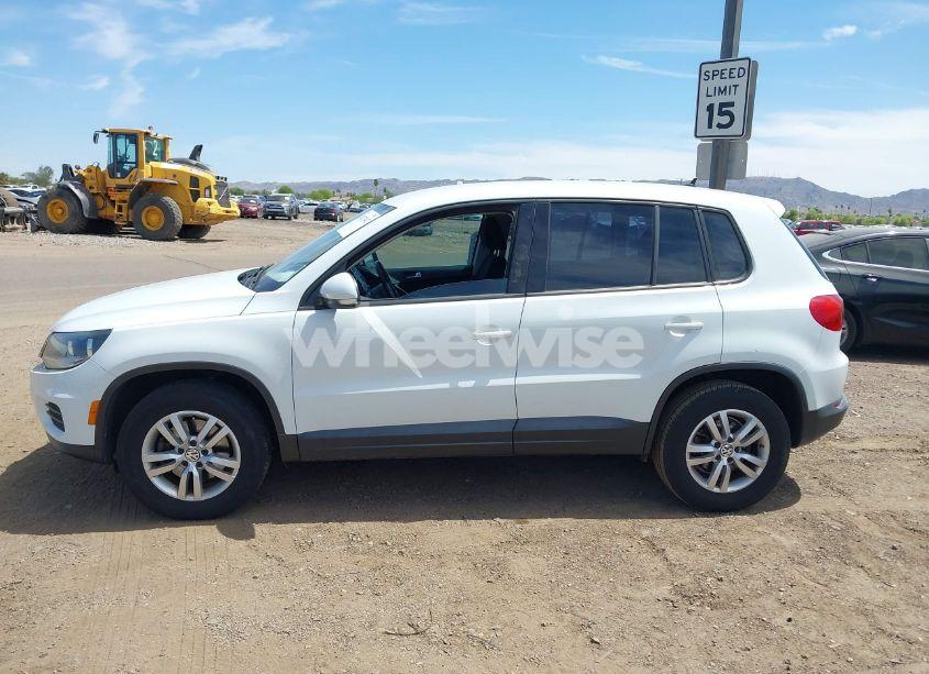 Photo 14 of 2014 Volkswagen Tiguan S (VIN WVGAV3AX5EW580879)