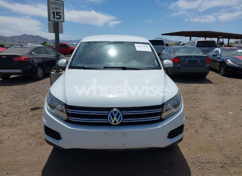 Photo 6 of 2014 Volkswagen Tiguan S (VIN WVGAV3AX5EW580879)
