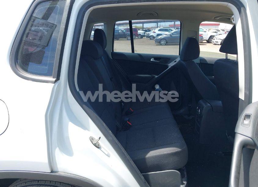 Photo 8 of 2014 Volkswagen Tiguan S (VIN WVGAV3AX5EW580879)