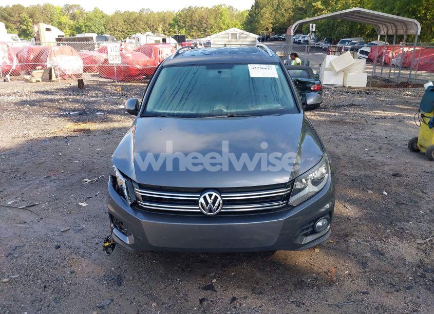 Photo 12 of 2013 Volkswagen Tiguan SE (VIN WVGAV3AX7DW624136)