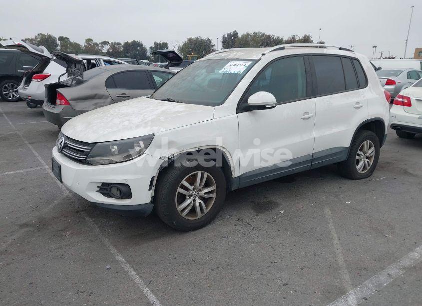 Photo 2 of 2014 Volkswagen Tiguan S (VIN WVGAV3AX7EW507156)