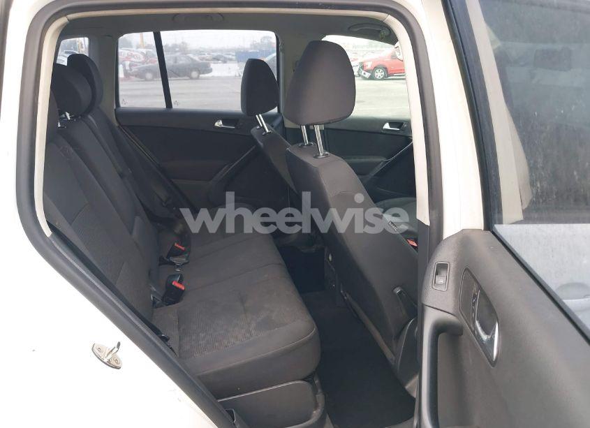 Photo 8 of 2014 Volkswagen Tiguan S (VIN WVGAV3AX7EW507156)