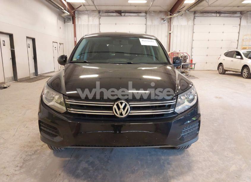 Photo 13 of 2014 Volkswagen Tiguan S (VIN WVGAV3AX9EW614094)
