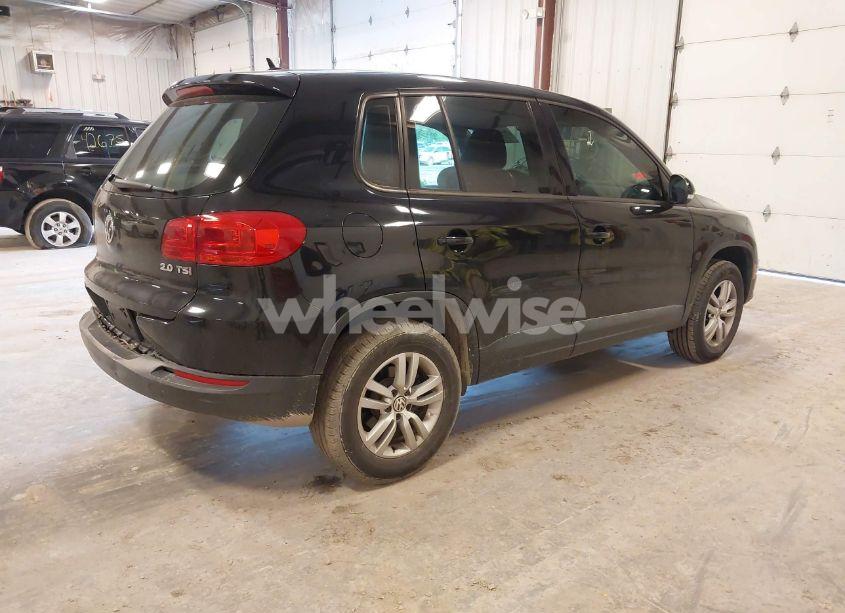 Photo 4 of 2014 Volkswagen Tiguan S (VIN WVGAV3AX9EW614094)