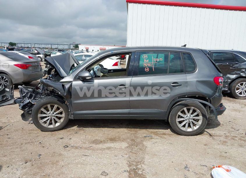 Photo 14 of 2014 Volkswagen Tiguan SE (VIN WVGAV3AXXEW507569)