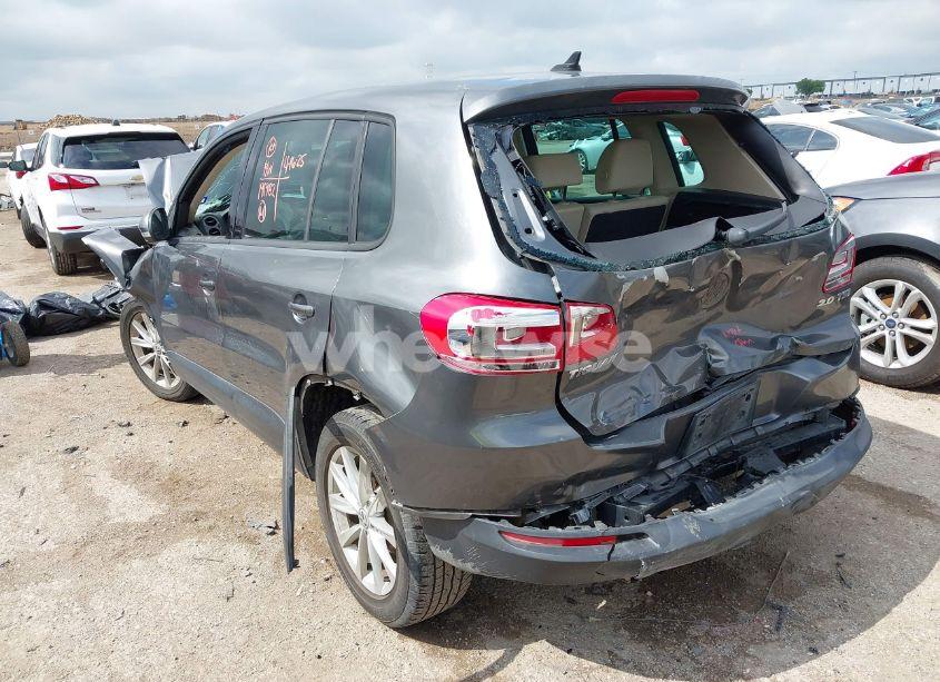 Photo 3 of 2014 Volkswagen Tiguan SE (VIN WVGAV3AXXEW507569)