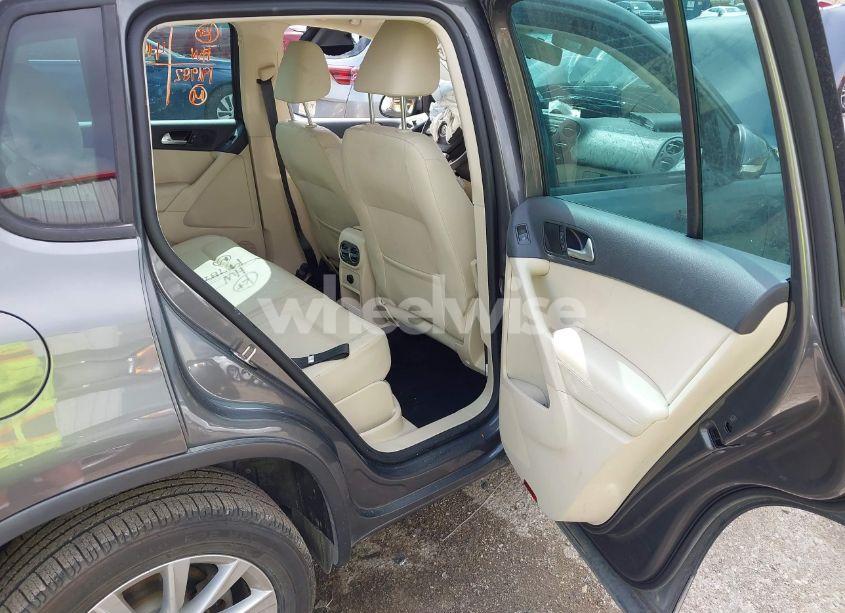 Photo 8 of 2014 Volkswagen Tiguan SE (VIN WVGAV3AXXEW507569)