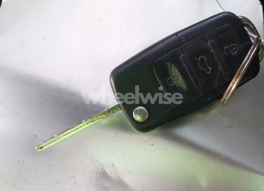 Photo 11 of 2009 Volkswagen Tiguan S/SE/SEL (VIN WVGAV75NX9W002752)