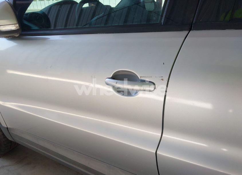 Photo 12 of 2009 Volkswagen Tiguan S/SE/SEL (VIN WVGAV75NX9W002752)