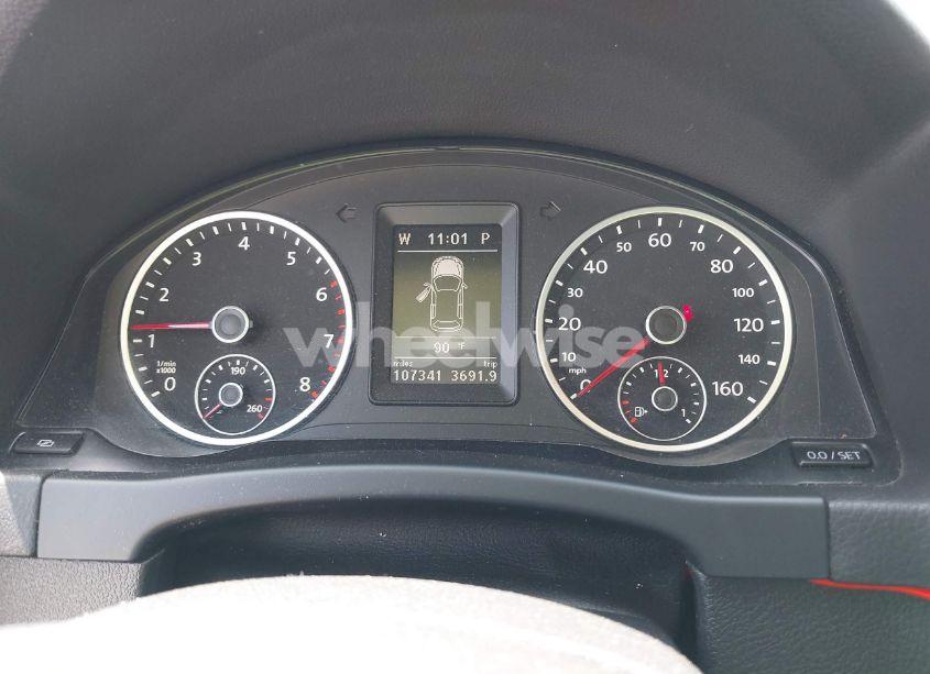 Photo 7 of 2011 Volkswagen Tiguan SEL (VIN WVGAV7AX0BW550059)