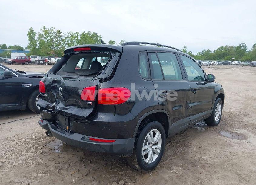 Photo 4 of 2016 Volkswagen Tiguan S (VIN WVGAV7AX0GW519952)