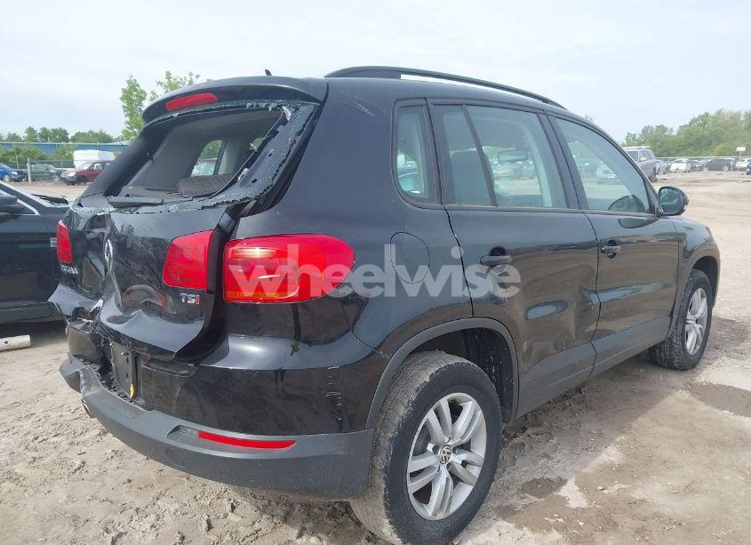 Photo 6 of 2016 Volkswagen Tiguan S (VIN WVGAV7AX0GW519952)