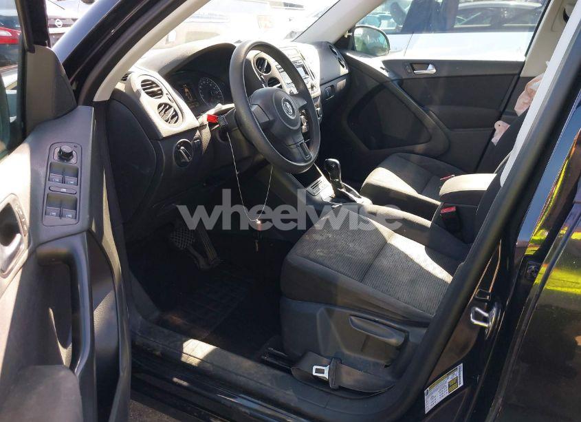Photo 5 of 2012 Volkswagen Tiguan S (VIN WVGAV7AX1CW557250)