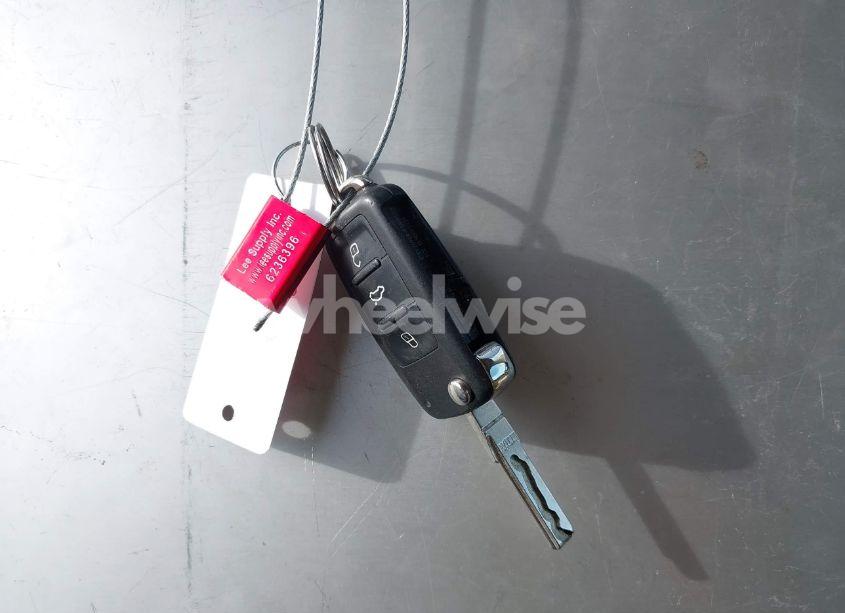 Photo 11 of 2017 Volkswagen Tiguan 2.0T S (VIN WVGAV7AX1HW507472)