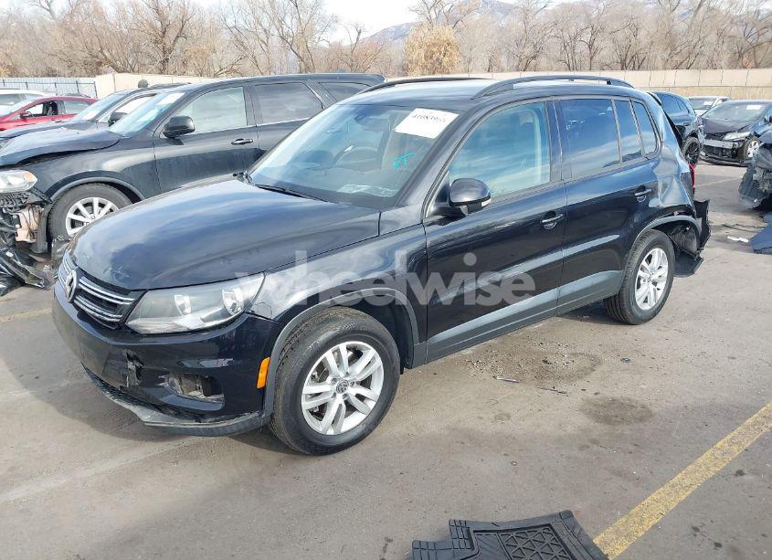 Photo 2 of 2017 Volkswagen Tiguan 2.0T S (VIN WVGAV7AX1HW507472)