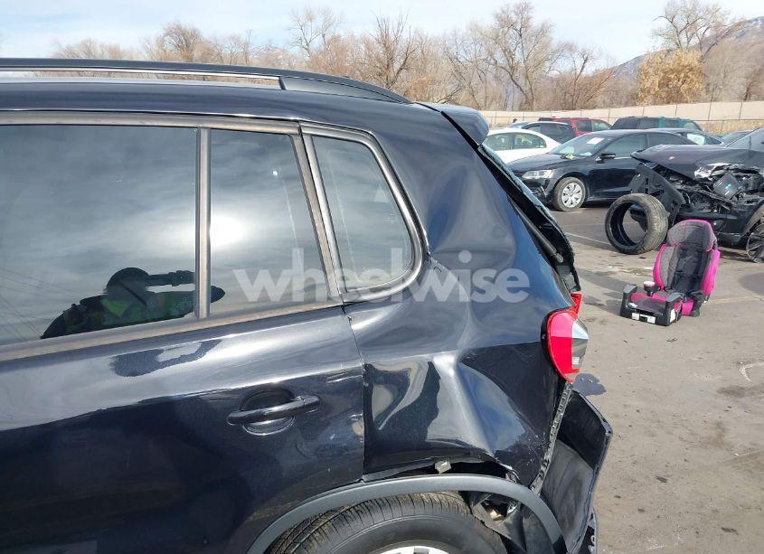 Photo 6 of 2017 Volkswagen Tiguan 2.0T S (VIN WVGAV7AX1HW507472)