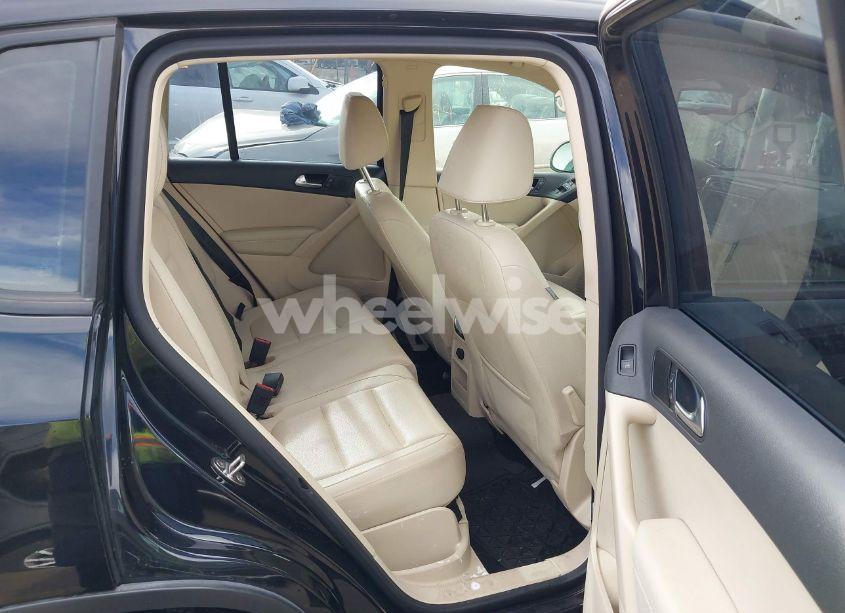 Photo 8 of 2017 Volkswagen Tiguan 2.0T S (VIN WVGAV7AX1HW507472)