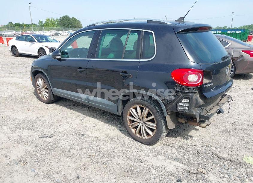 Photo 3 of 2011 Volkswagen Tiguan SE (VIN WVGAV7AX2BW534218)