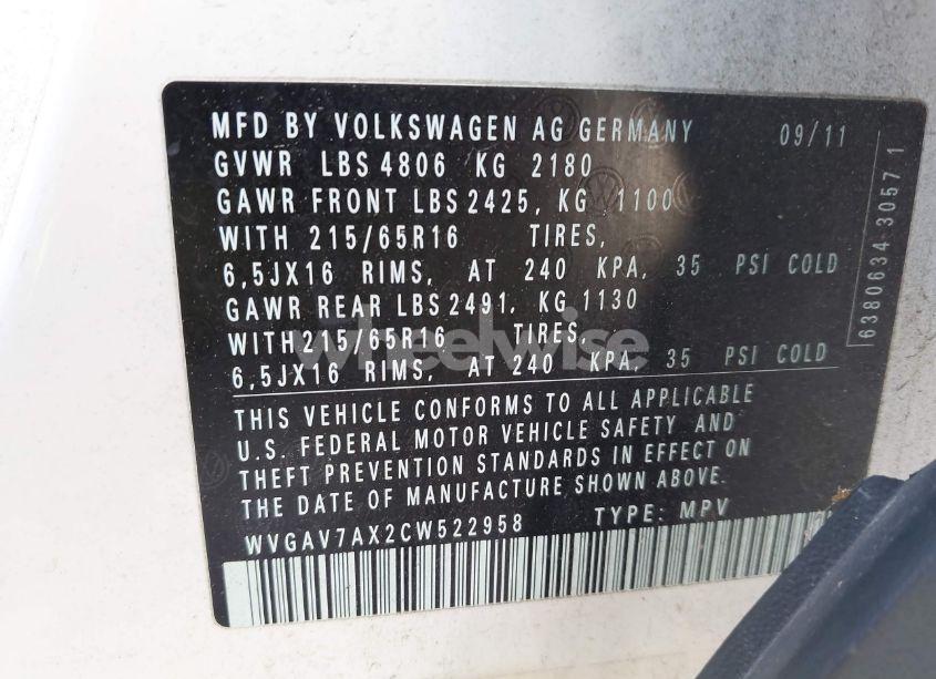 Photo 9 of 2012 Volkswagen Tiguan S (VIN WVGAV7AX2CW522958)
