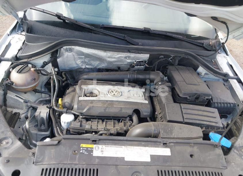 Photo 10 of 2016 Volkswagen Tiguan S (VIN WVGAV7AX2GW501100)