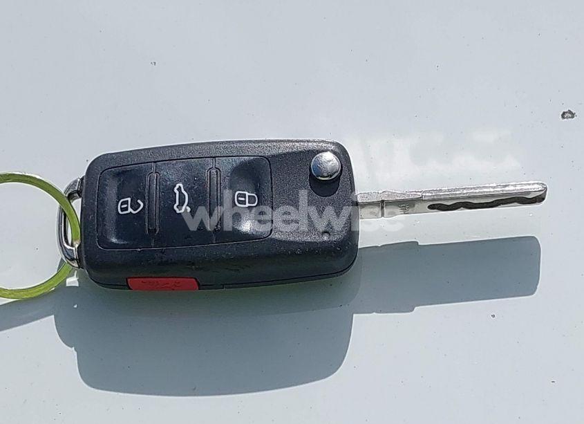 Photo 11 of 2016 Volkswagen Tiguan S (VIN WVGAV7AX2GW501100)