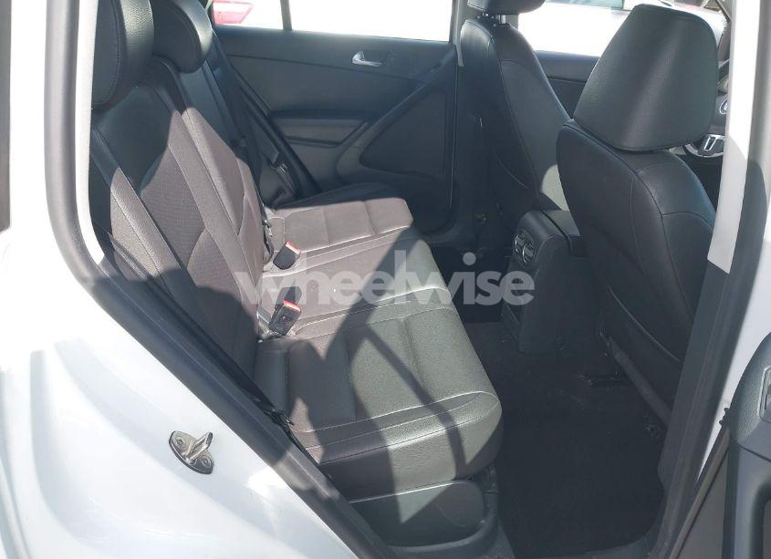 Photo 8 of 2016 Volkswagen Tiguan S (VIN WVGAV7AX2GW501100)