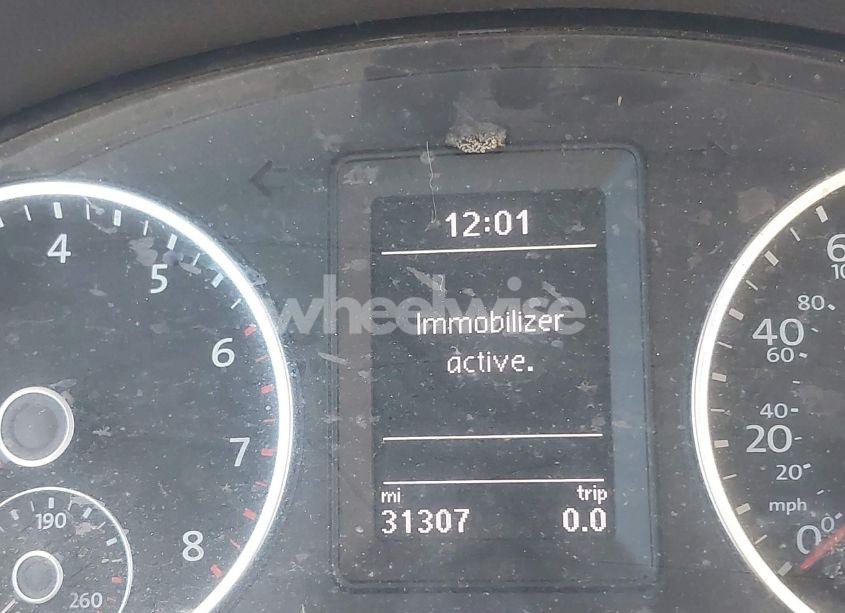 Photo 16 of 2017 Volkswagen Tiguan 2.0T S (VIN WVGAV7AX2HK000068)