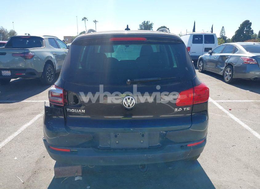 Photo 17 of 2017 Volkswagen Tiguan 2.0T S (VIN WVGAV7AX2HK000068)