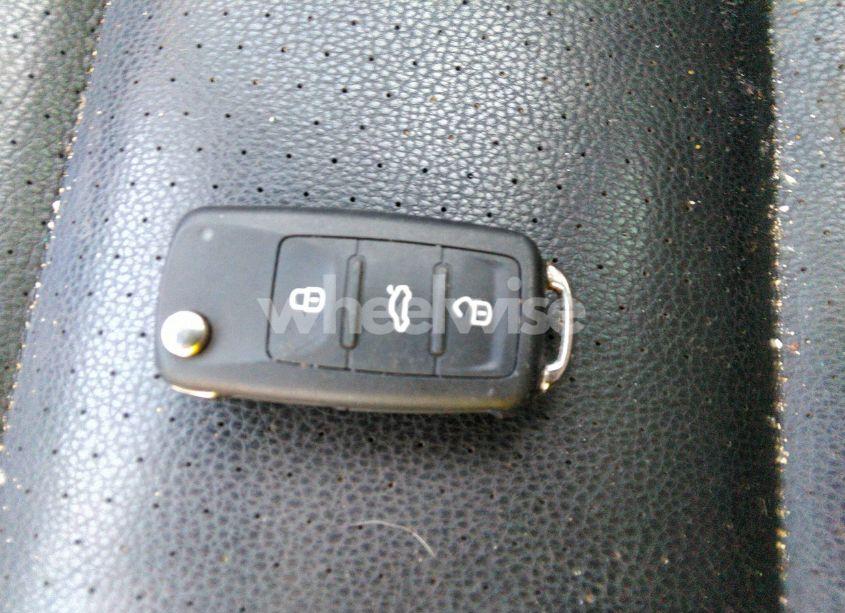 Photo 11 of 2016 Volkswagen Tiguan R-LINE (VIN WVGAV7AX3GW008476)