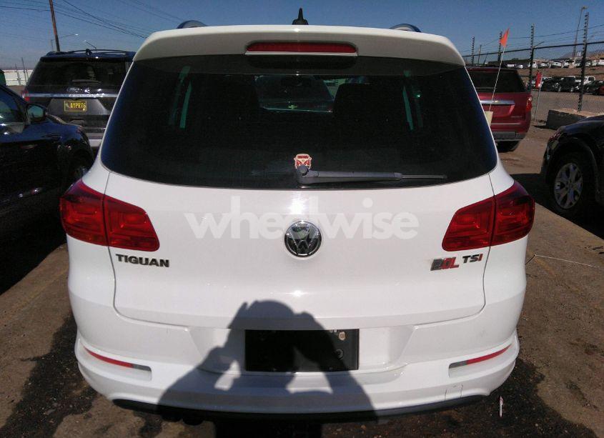 Photo 16 of 2016 Volkswagen Tiguan R-LINE (VIN WVGAV7AX3GW008476)