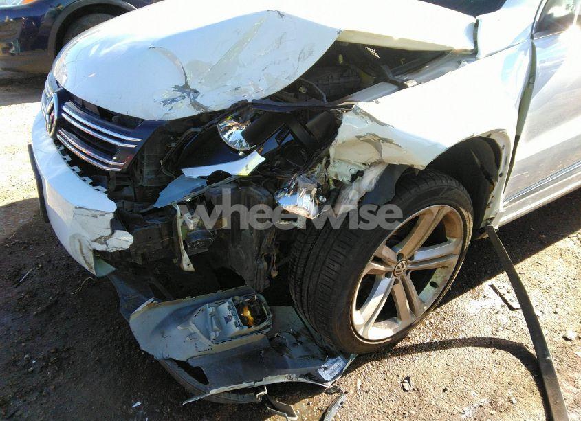 Photo 6 of 2016 Volkswagen Tiguan R-LINE (VIN WVGAV7AX3GW008476)