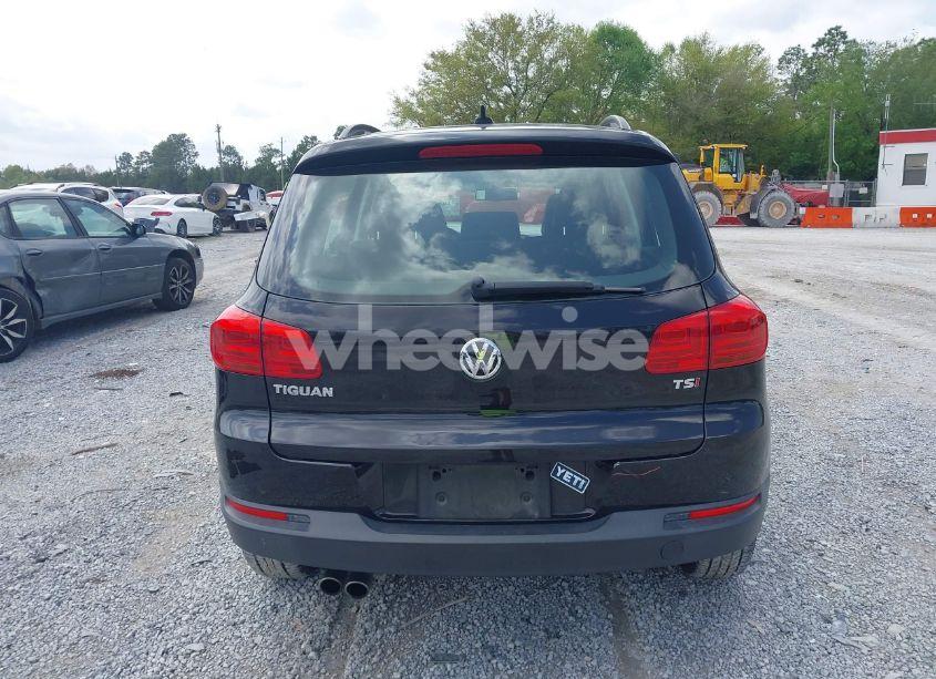Photo 16 of 2017 Volkswagen Tiguan 2.0T/2.0T S (VIN WVGAV7AX3HK022628)