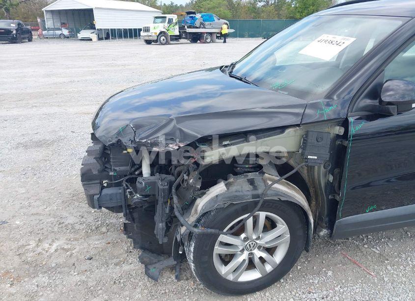 Photo 6 of 2017 Volkswagen Tiguan 2.0T/2.0T S (VIN WVGAV7AX3HK022628)