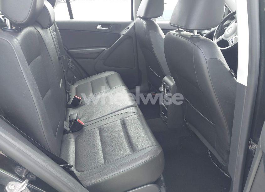 Photo 8 of 2017 Volkswagen Tiguan 2.0T/2.0T S (VIN WVGAV7AX3HK022628)