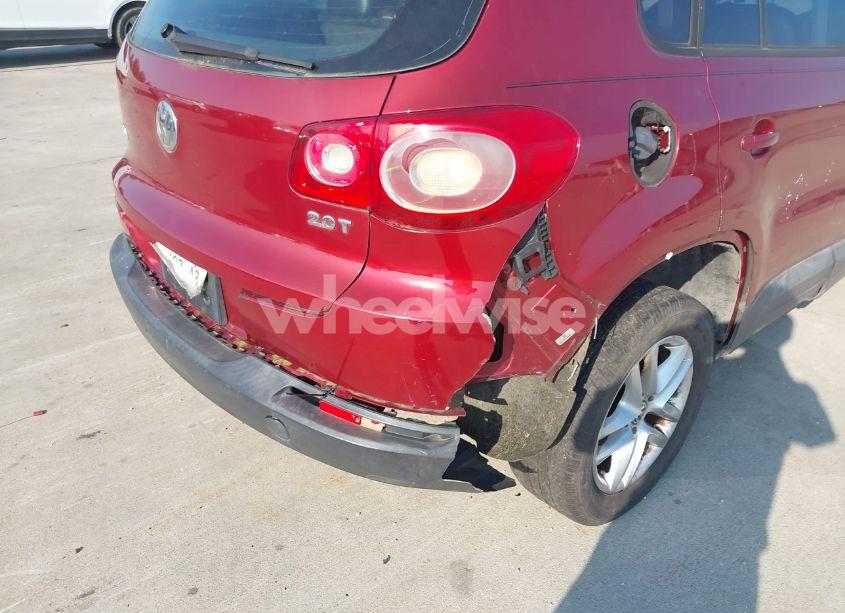 Photo 6 of 2011 Volkswagen Tiguan S (VIN WVGAV7AX4BW001402)