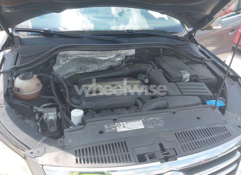 Photo 10 of 2011 Volkswagen Tiguan SE (VIN WVGAV7AX4BW505769)