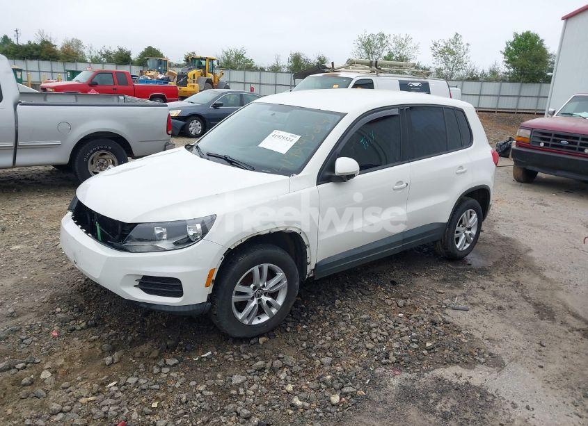 Photo 2 of 2012 Volkswagen Tiguan S (VIN WVGAV7AX4CW546713)