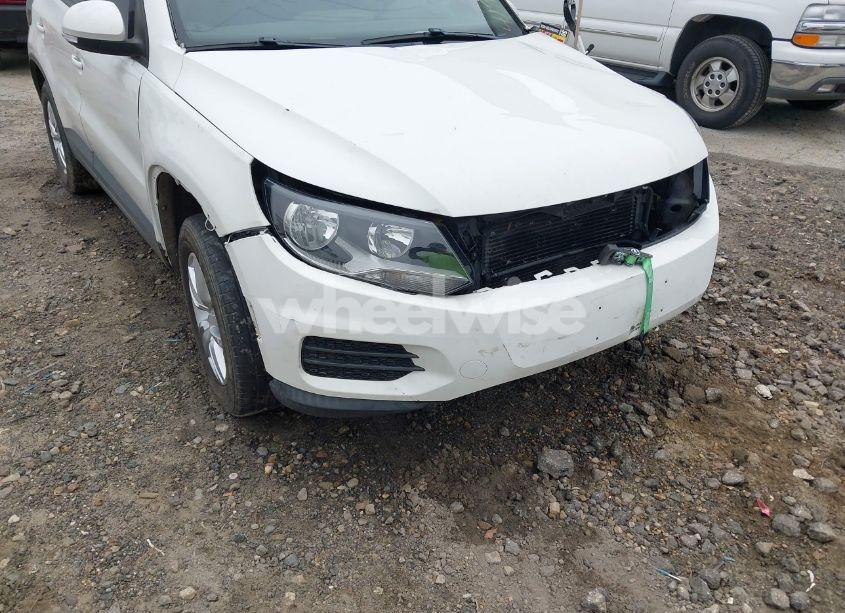 Photo 6 of 2012 Volkswagen Tiguan S (VIN WVGAV7AX4CW546713)