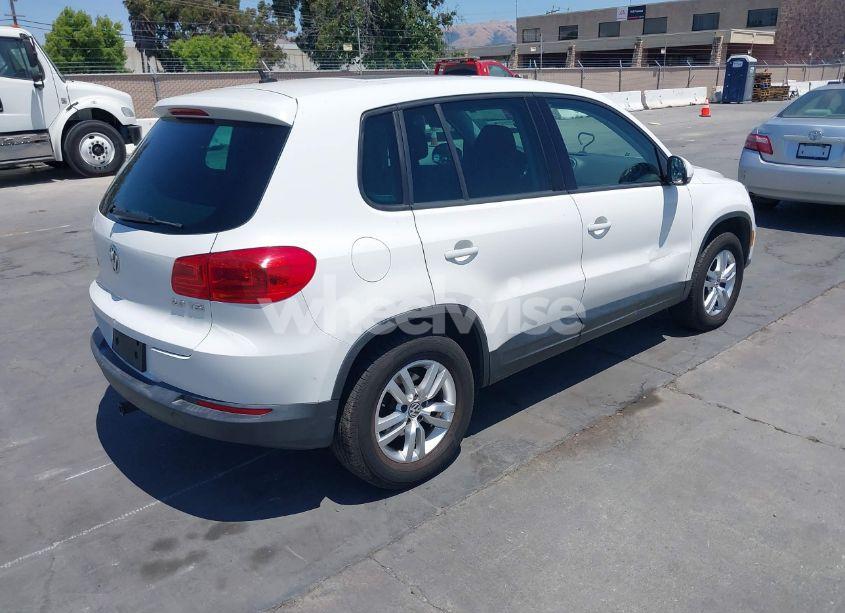 Photo 4 of 2012 Volkswagen Tiguan S (VIN WVGAV7AX4CW603198)