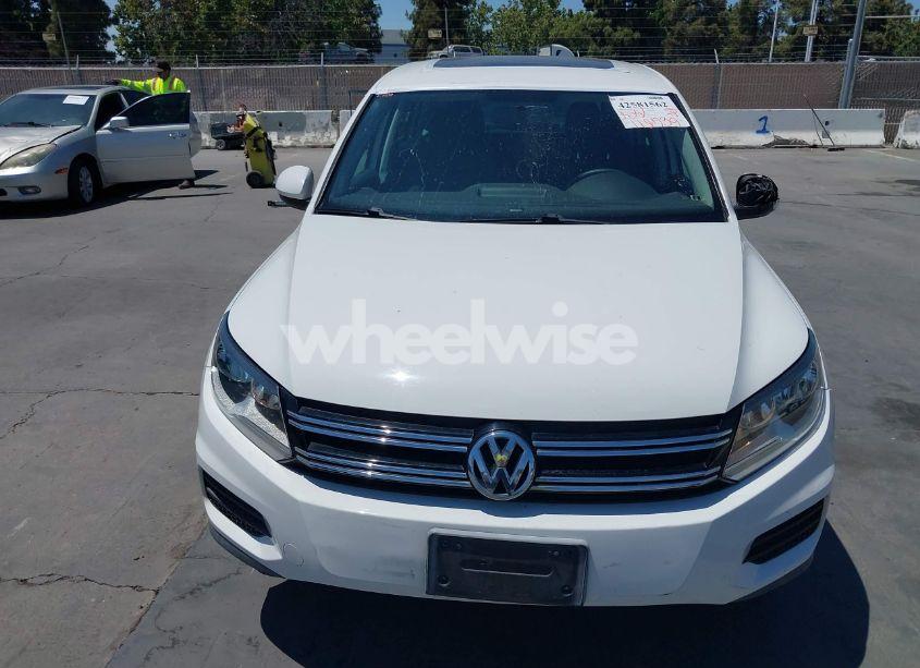 Photo 6 of 2012 Volkswagen Tiguan S (VIN WVGAV7AX4CW603198)