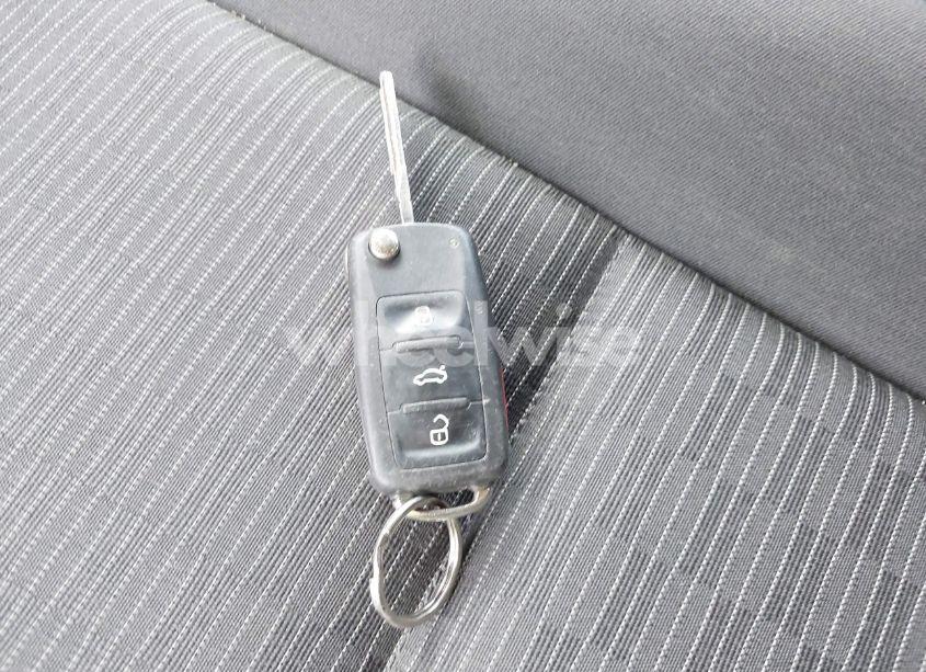 Photo 11 of 2018 Volkswagen Tiguan LIMITED 2.0T (VIN WVGAV7AX4JK004631)