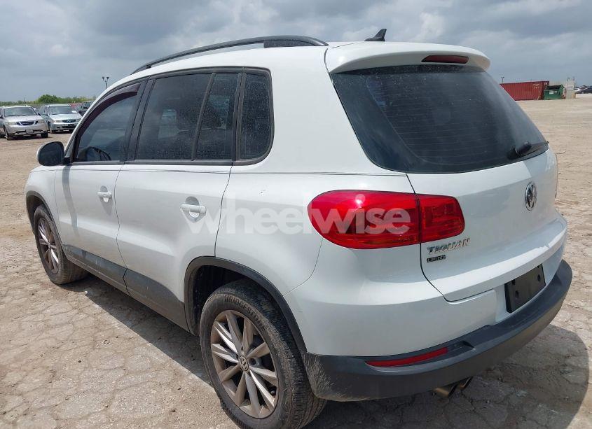 Photo 3 of 2018 Volkswagen Tiguan LIMITED 2.0T (VIN WVGAV7AX4JK004631)