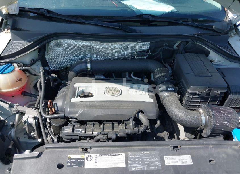 Photo 10 of 2011 Volkswagen Tiguan SE (VIN WVGAV7AX5BW549683)