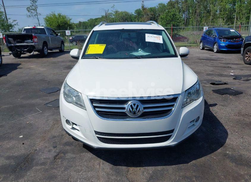 Photo 12 of 2011 Volkswagen Tiguan SE (VIN WVGAV7AX5BW549683)