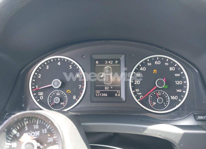 Photo 7 of 2011 Volkswagen Tiguan SE (VIN WVGAV7AX5BW549683)