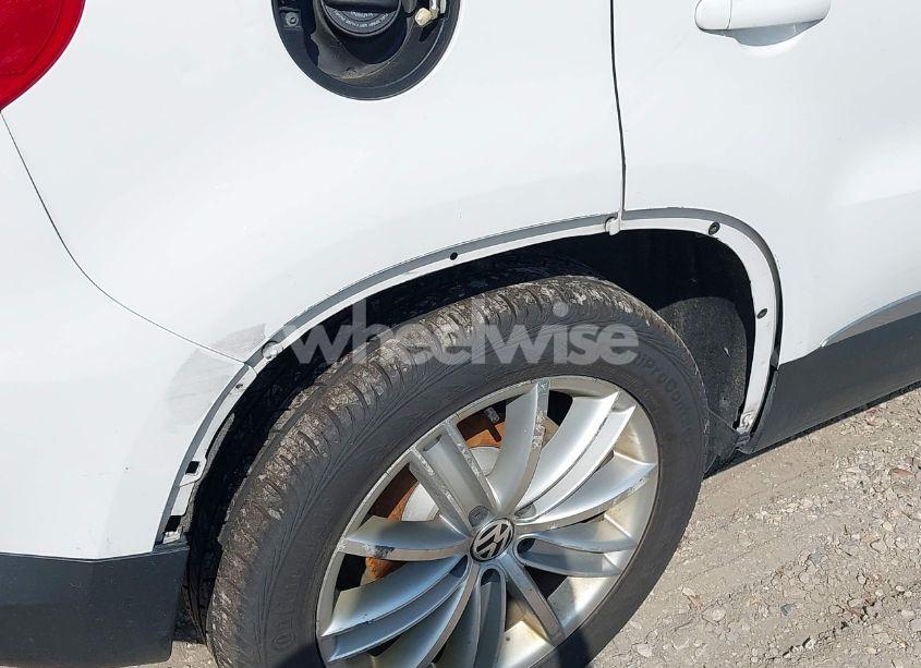 Photo 13 of 2012 Volkswagen Tiguan SE (VIN WVGAV7AX5CW517186)