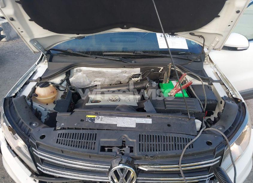 Photo 10 of 2013 Volkswagen Tiguan SE (VIN WVGAV7AX5DW545202)