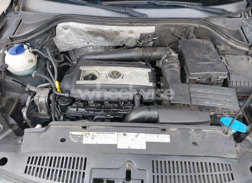 Photo 10 of 2016 Volkswagen Tiguan S (VIN WVGAV7AX5GW554163)