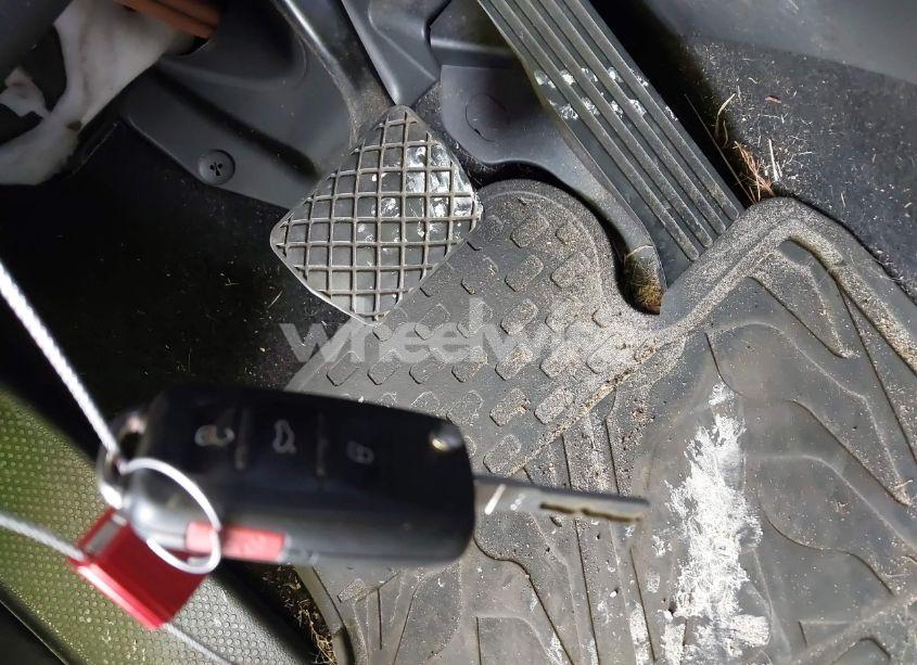 Photo 11 of 2016 Volkswagen Tiguan S (VIN WVGAV7AX5GW554163)