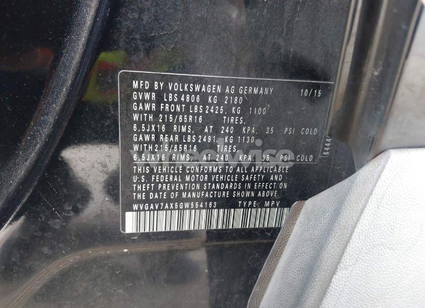 Photo 9 of 2016 Volkswagen Tiguan S (VIN WVGAV7AX5GW554163)